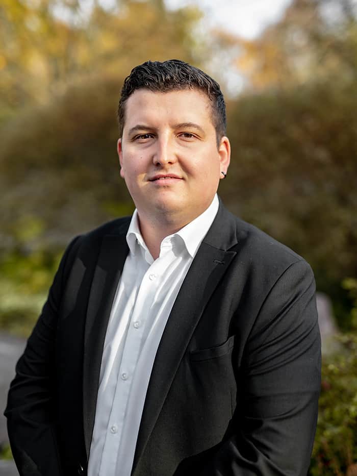 Portrait von Daniel Kistner, Prokurist & geprüfter Bestatter bei Pieta Bestattungsinstitut