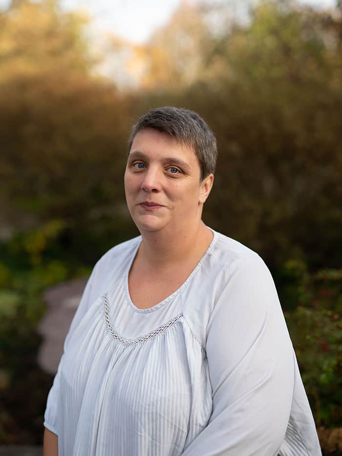 Portrait von Sabrina Weiß, Bestatterin & Trauerbegleiterin bei Pieta Bestattungsinstitut
